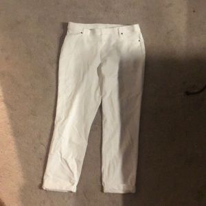 White Capri pants